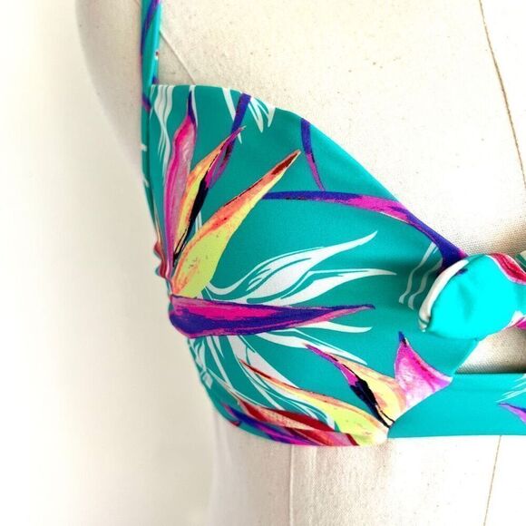 No Boundaries Junior’s Bikini Top Size Medium Aqua with Tropical Florals in Pink - Picture 5 of 11